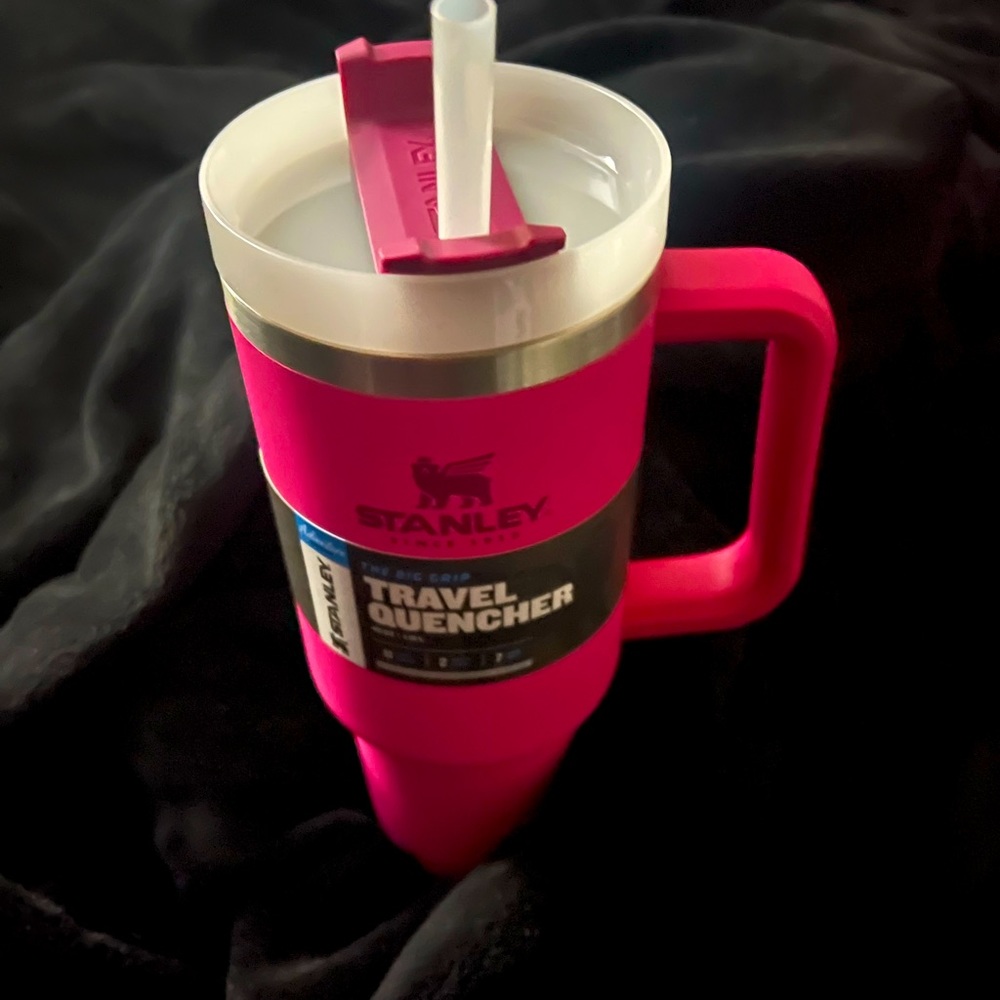 Brand new Stanley 40 oz quencher in the color Azalea